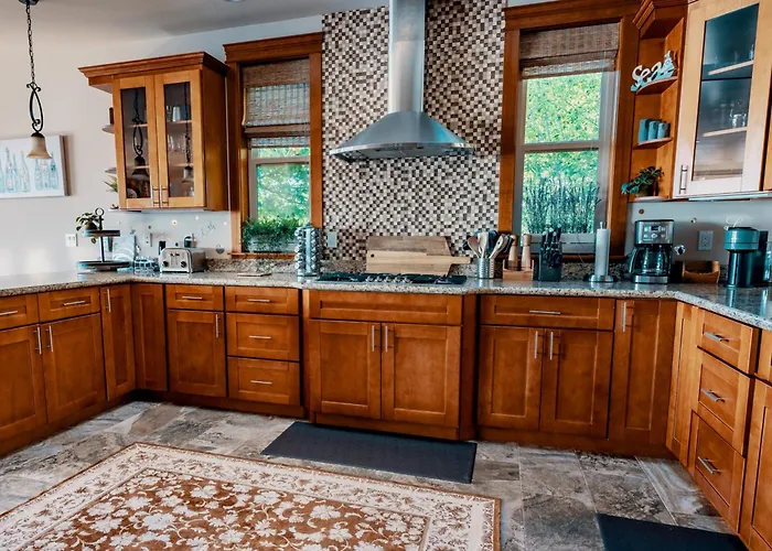 Stunning House With Views Of Puget Sound! Ideal For Family Reunions