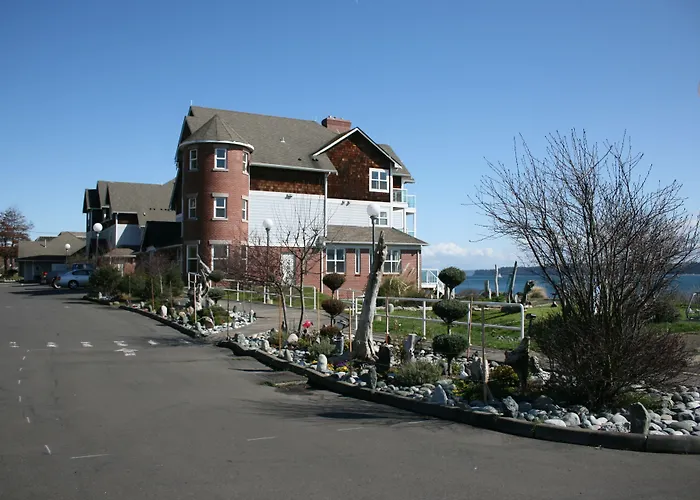 Tides Inn & Suites